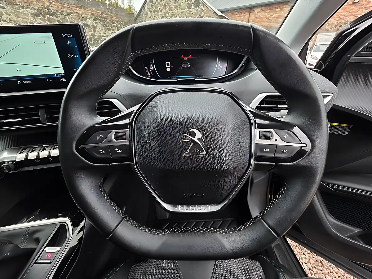 Used 2022 Peugeot 3008 Allure Nera Black Metallic - Interior and Exterior details 8