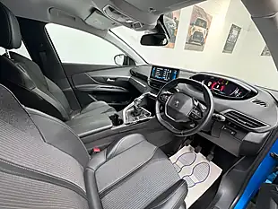 Used 2022 Peugeot 3008 Allure Premium Blue - Interior and Exterior details 10