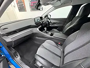 Used 2022 Peugeot 3008 Allure Premium Blue - Interior and Exterior details 14