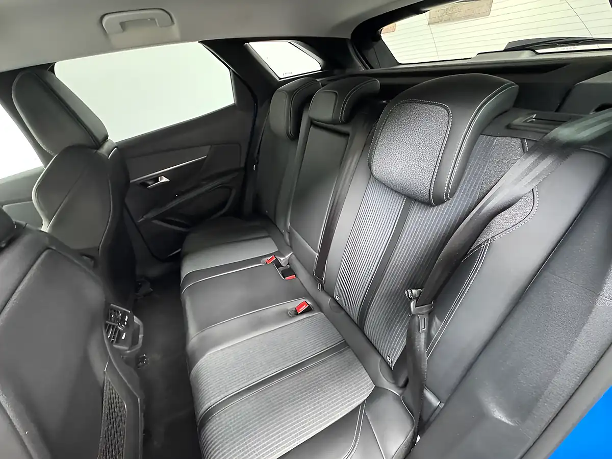 Used 2022 Peugeot 3008 Allure Premium Blue - Interior and Exterior details 17