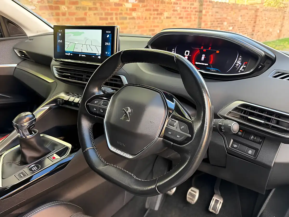 Used 2022 Peugeot 3008 Allure Premium + Blue - Interior and Exterior details 4