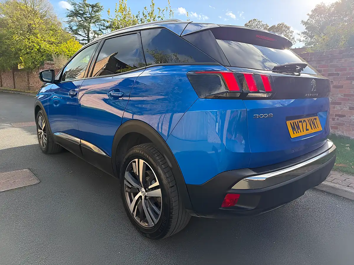 Used 2022 Peugeot 3008 Allure Premium + Blue - Interior and Exterior details 6