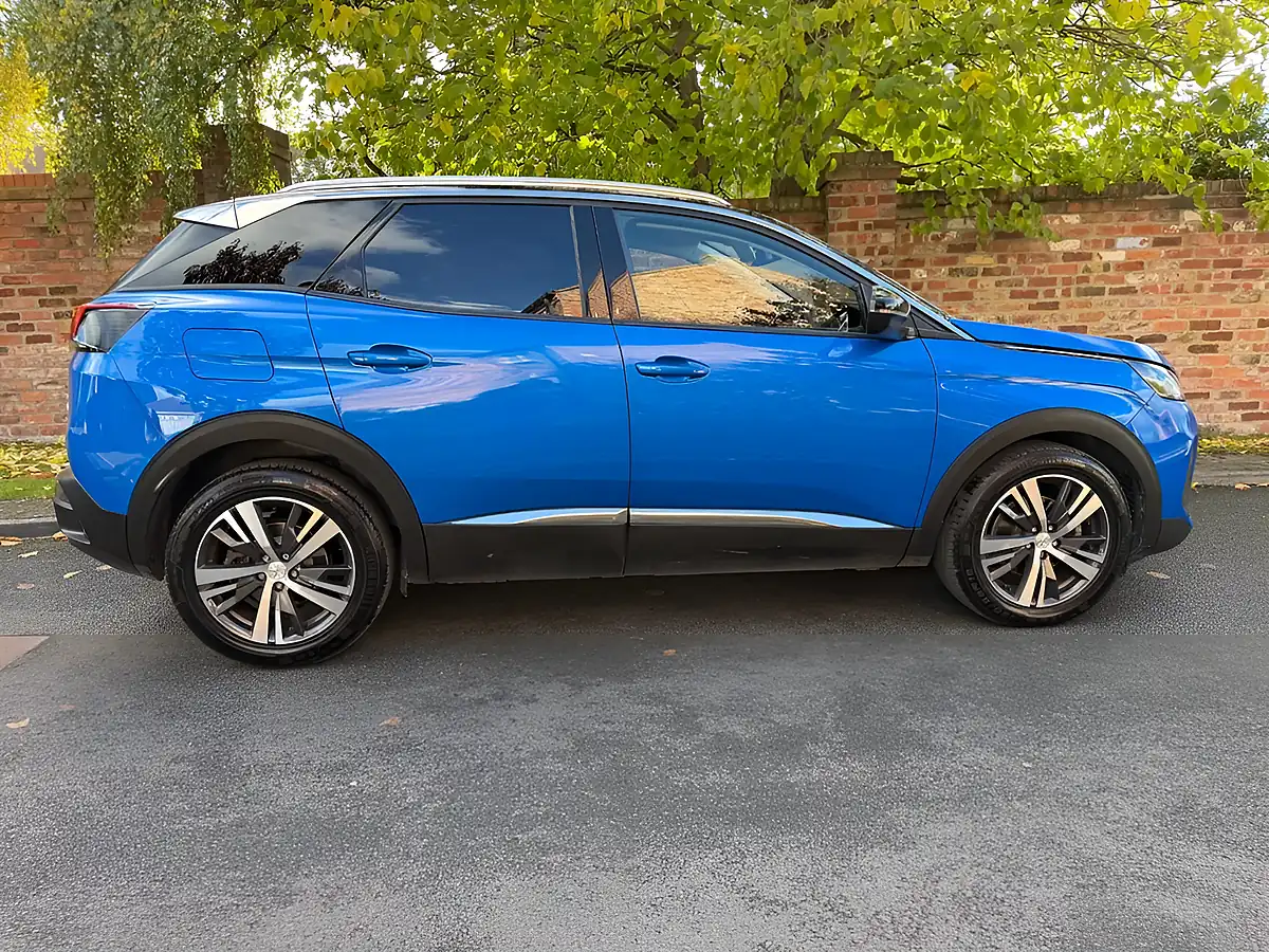 Used 2022 Peugeot 3008 Allure Premium + Blue - Interior and Exterior details 8