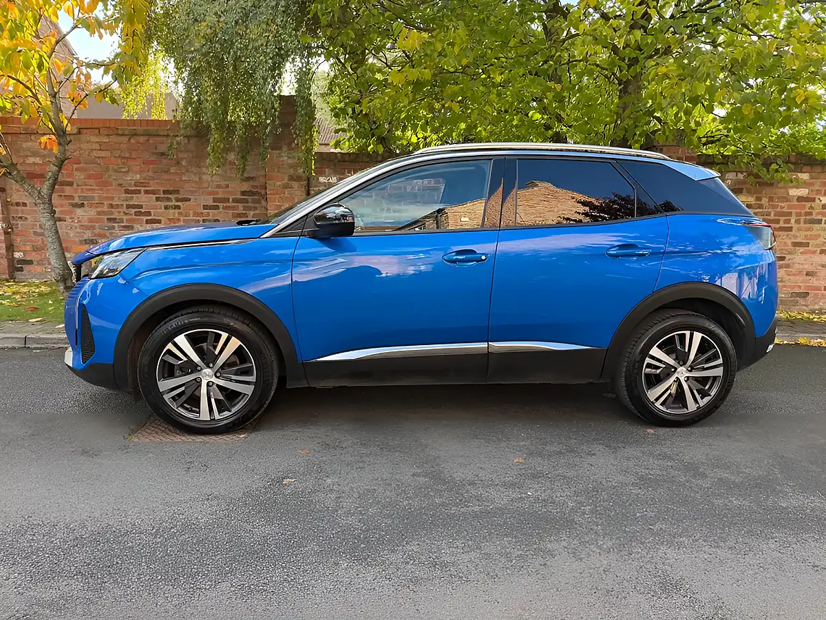 Used 2022 Peugeot 3008 Allure Premium + Blue - Interior and Exterior details 9