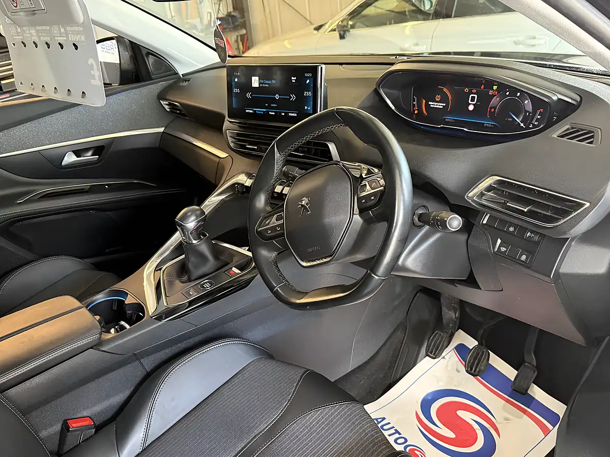 Used 2022 Peugeot 3008 Allure Premium Grey - Interior and Exterior details 10