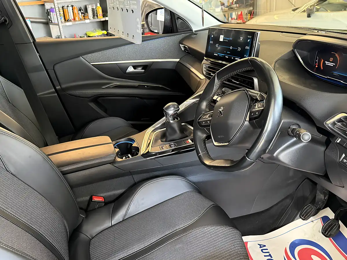 Used 2022 Peugeot 3008 Allure Premium Grey - Interior and Exterior details 11