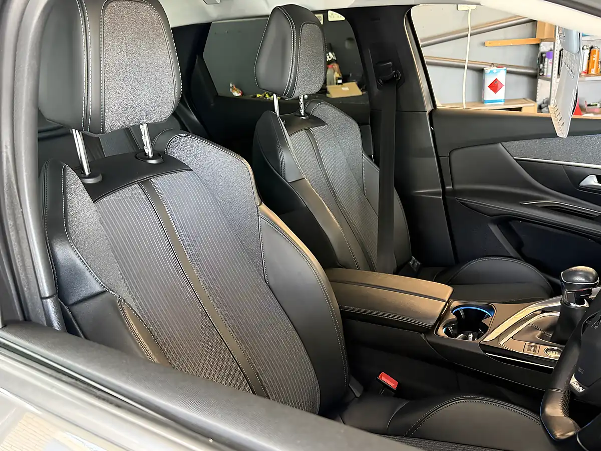 Used 2022 Peugeot 3008 Allure Premium Grey - Interior and Exterior details 12