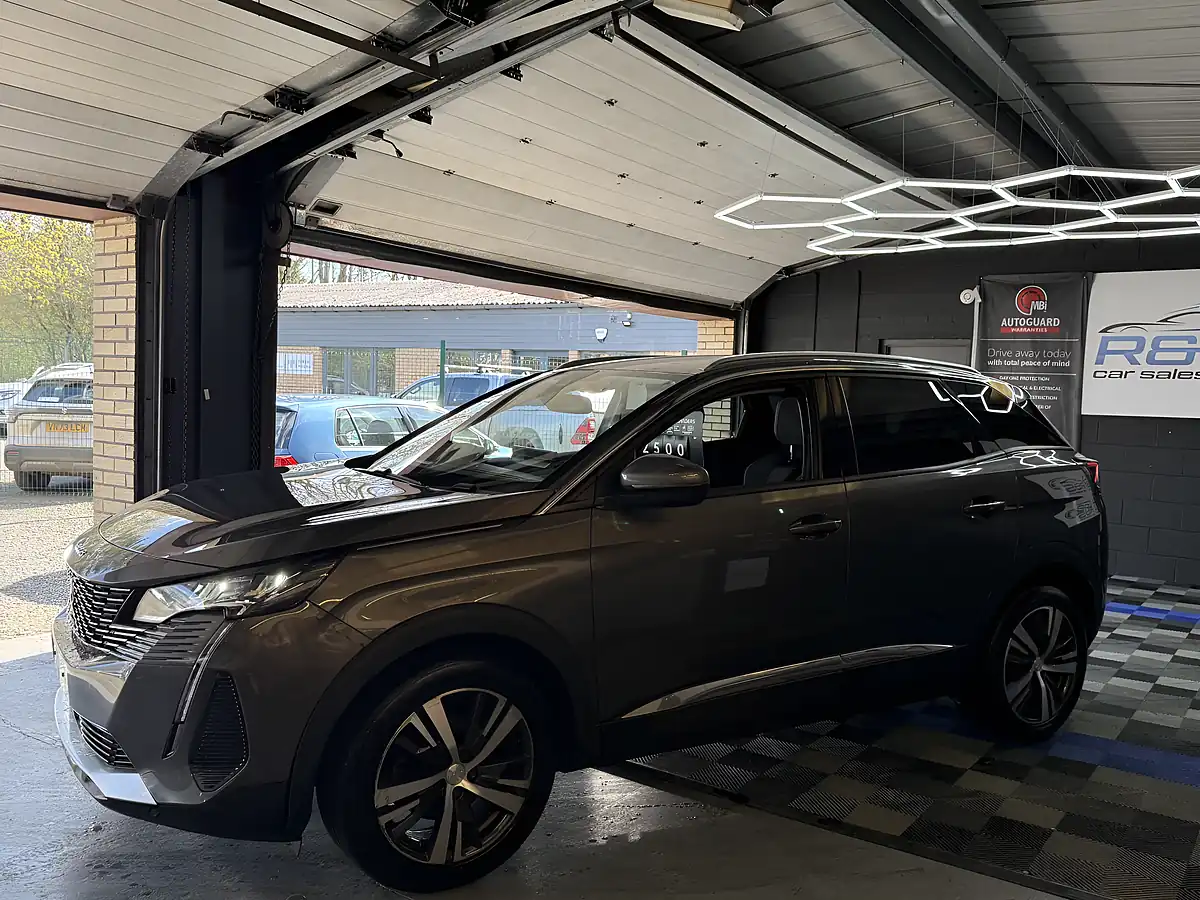 Used 2022 Peugeot 3008 Allure Premium Grey - Interior and Exterior details 8
