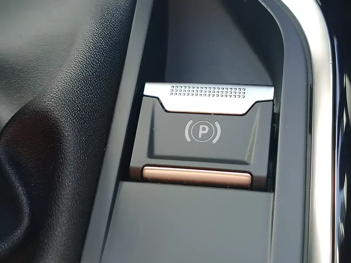 Used 2022 Peugeot 3008 GT Blue - Interior and Exterior details 15