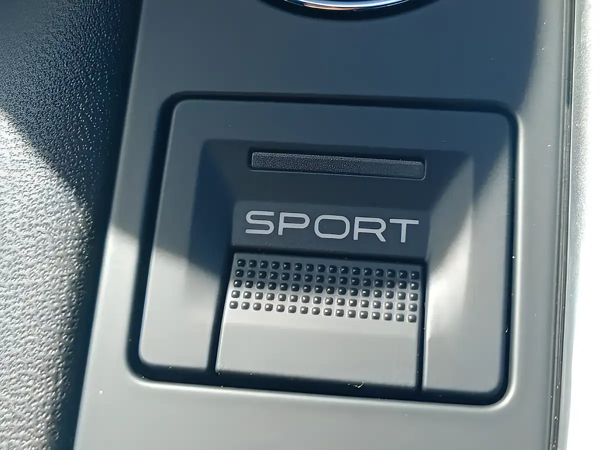 Used 2022 Peugeot 3008 GT Blue - Interior and Exterior details 16