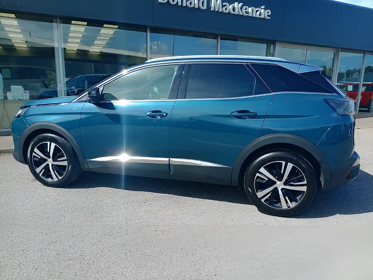 Used 2022 Peugeot 3008 GT Blue - Interior and Exterior details 6