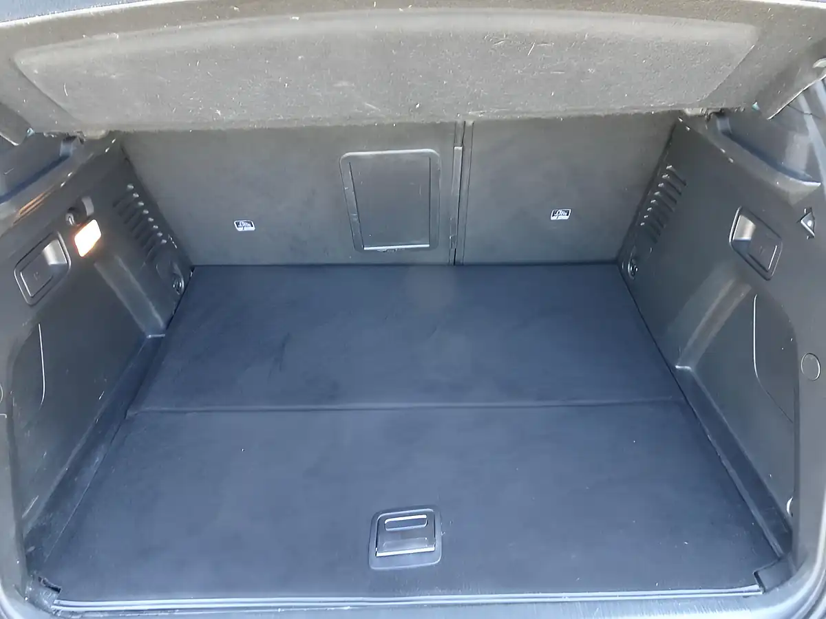 Used 2022 Peugeot 3008 GT Nera Black - Interior and Exterior details 14