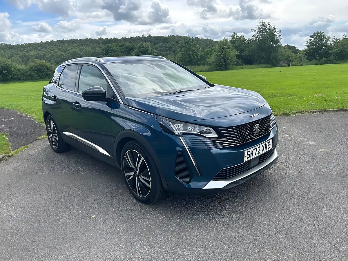 Used 2022 Peugeot 3008 GT Premium Blue - Front View