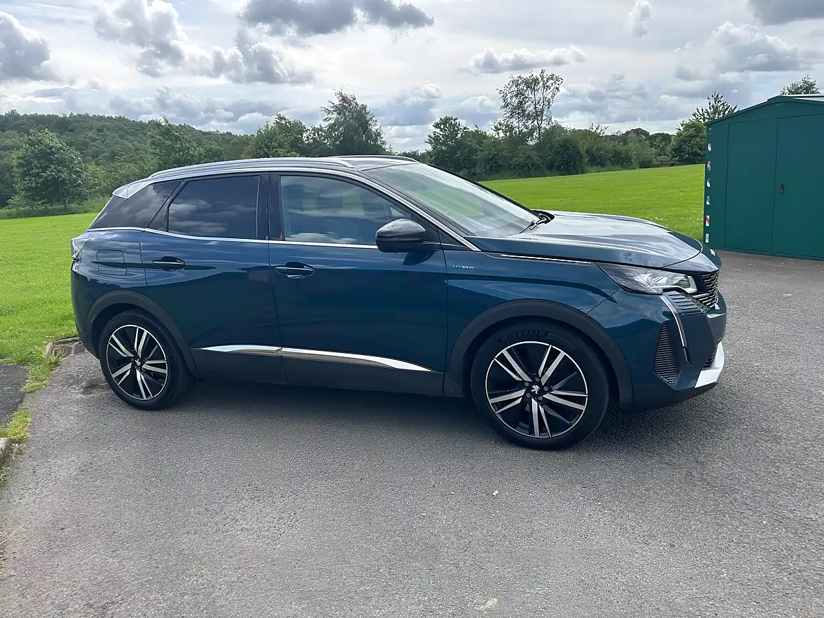 Used 2022 Peugeot 3008 GT Premium Blue - Interior and Exterior details 5