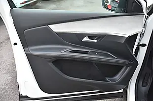Used 2022 Peugeot 3008 GT White - Interior and Exterior details 14