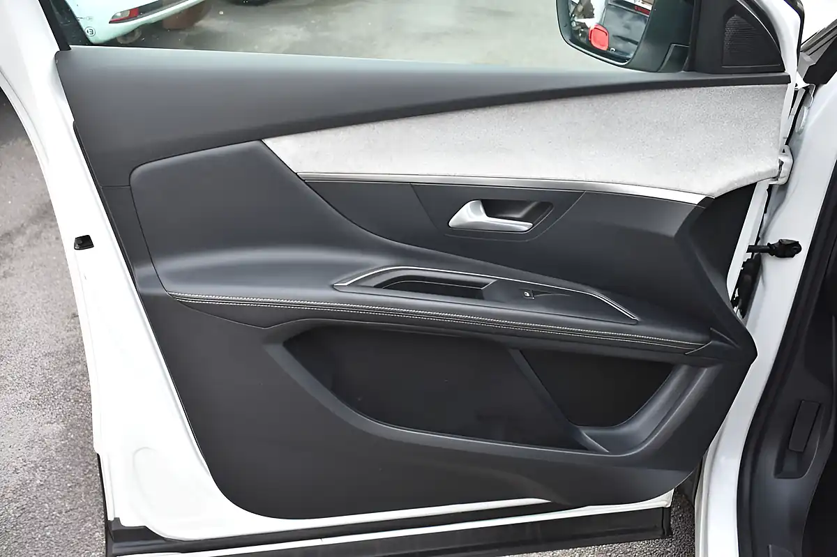 Used 2022 Peugeot 3008 GT White - Interior and Exterior details 14
