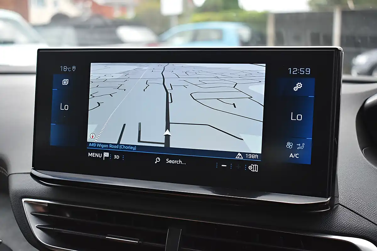 Used 2022 Peugeot 3008 GT White - Interior and Exterior details 16