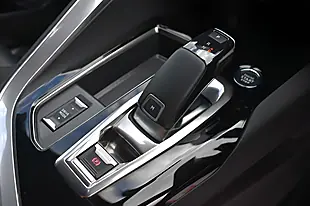 Used 2022 Peugeot 3008 GT White - Interior and Exterior details 17