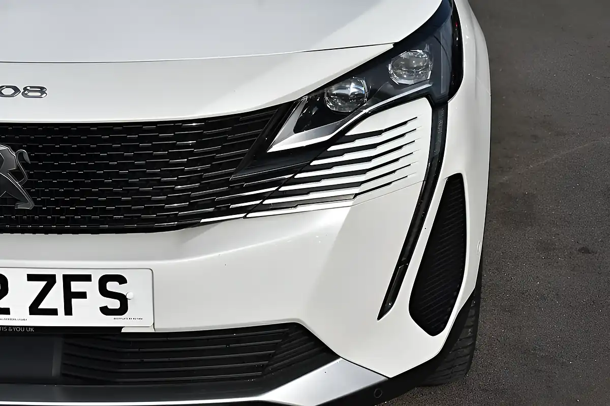 Used 2022 Peugeot 3008 GT White - Interior and Exterior details 5