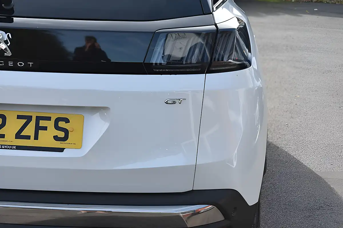 Used 2022 Peugeot 3008 GT White - Interior and Exterior details 9