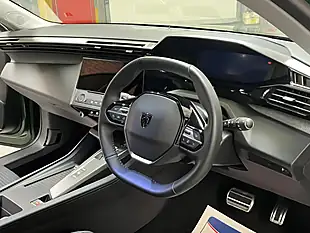 Used 2022 Peugeot 308 Active Premium Green - Interior and Exterior details 3