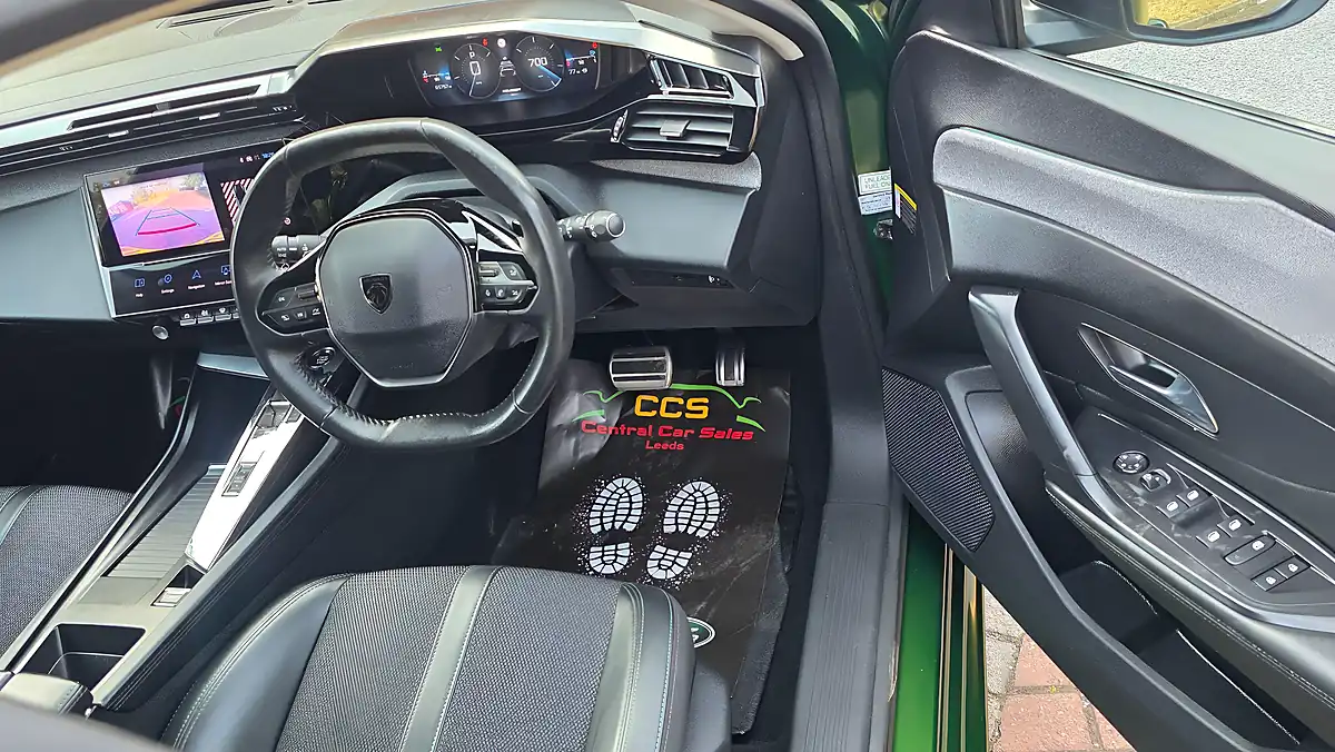 Used 2022 Peugeot 308 Allure Premium Green - Interior and Exterior details 13