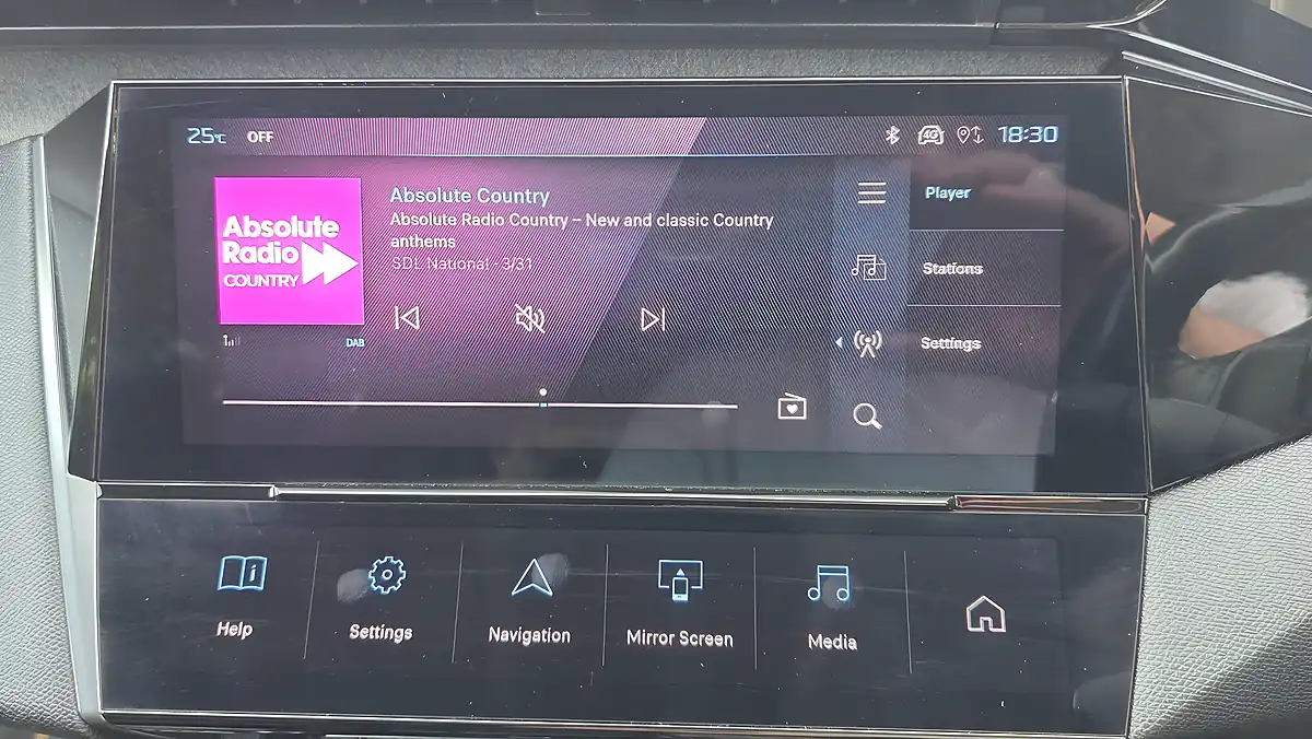 Used 2022 Peugeot 308 Allure Premium Green - Interior and Exterior details 17