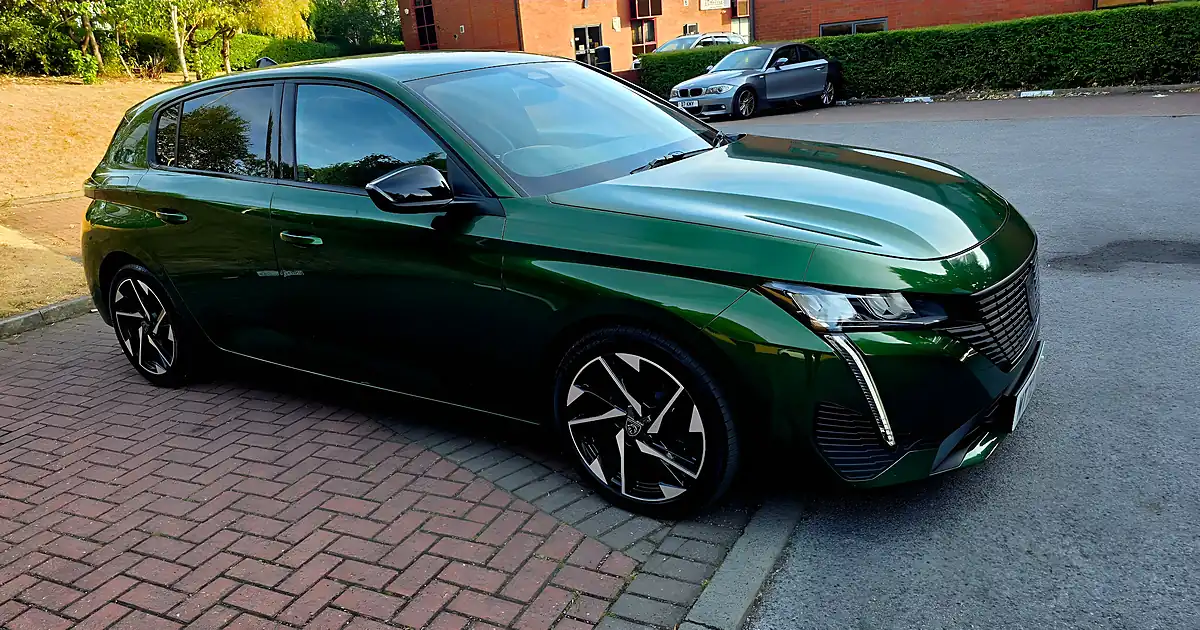 Used 2022 Peugeot 308 Allure Premium Green - Interior and Exterior details 2