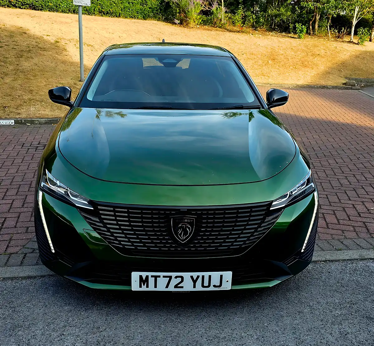 Used 2022 Peugeot 308 Allure Premium Green - Interior and Exterior details 4