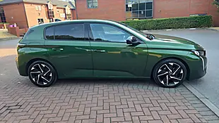 Used 2022 Peugeot 308 Allure Premium Green - Interior and Exterior details 7