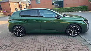 Used 2022 Peugeot 308 Allure Premium Green - Interior and Exterior details 8