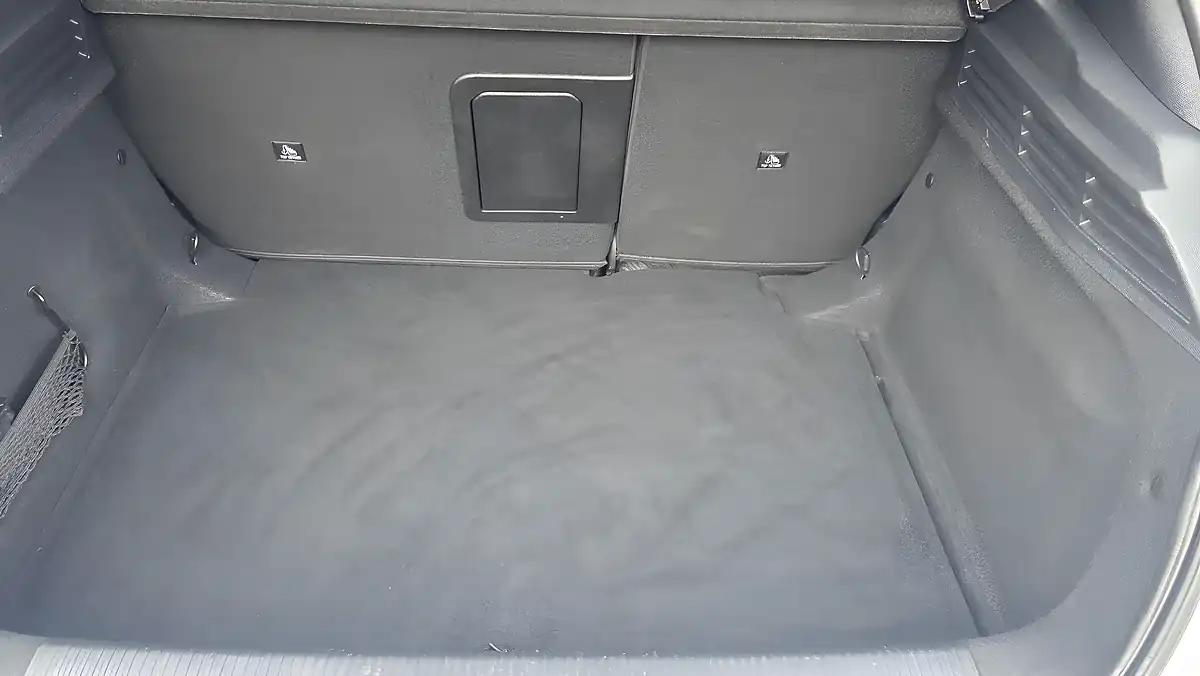 Used 2022 Peugeot 308 Allure Premium Grey - Interior and Exterior details 18