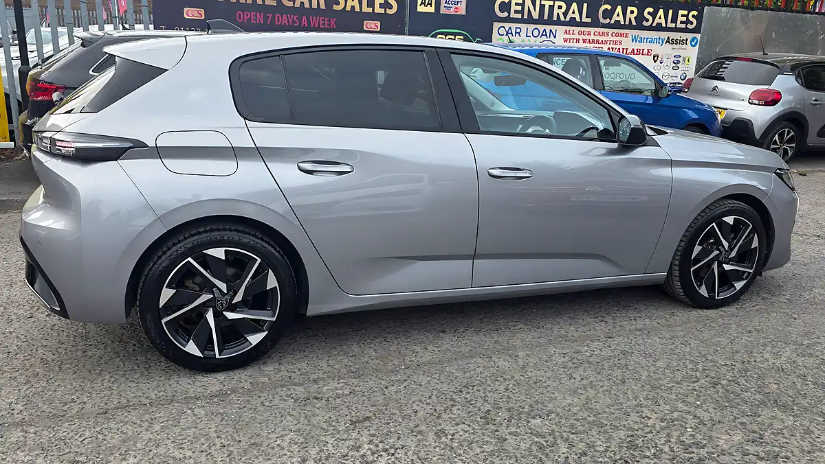 Used 2022 Peugeot 308 Allure Premium Grey - Interior and Exterior details 9