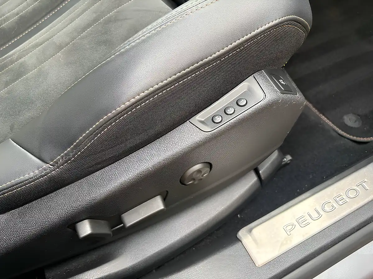 Used 2022 Peugeot 5008 GT Premium Grey - Interior and Exterior details 10
