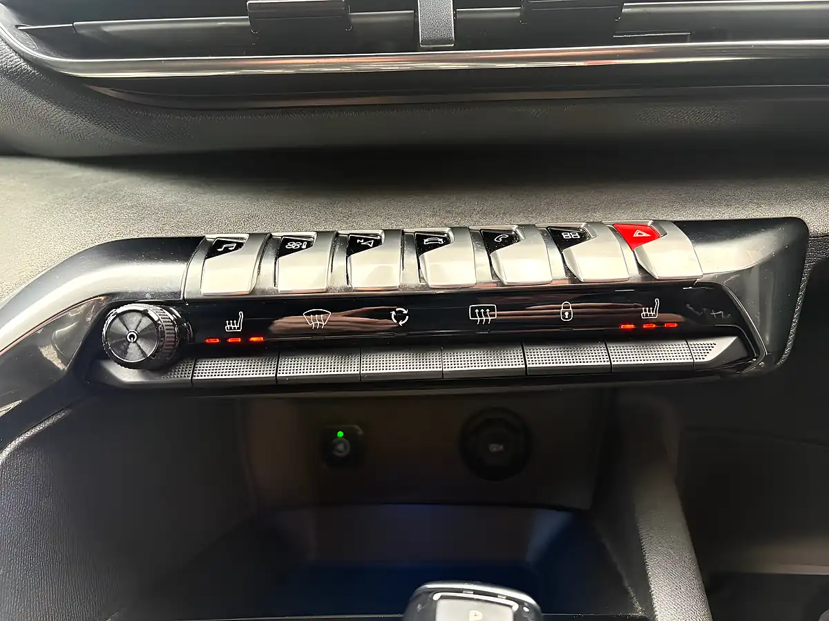 Used 2022 Peugeot 5008 GT Premium Grey - Interior and Exterior details 16