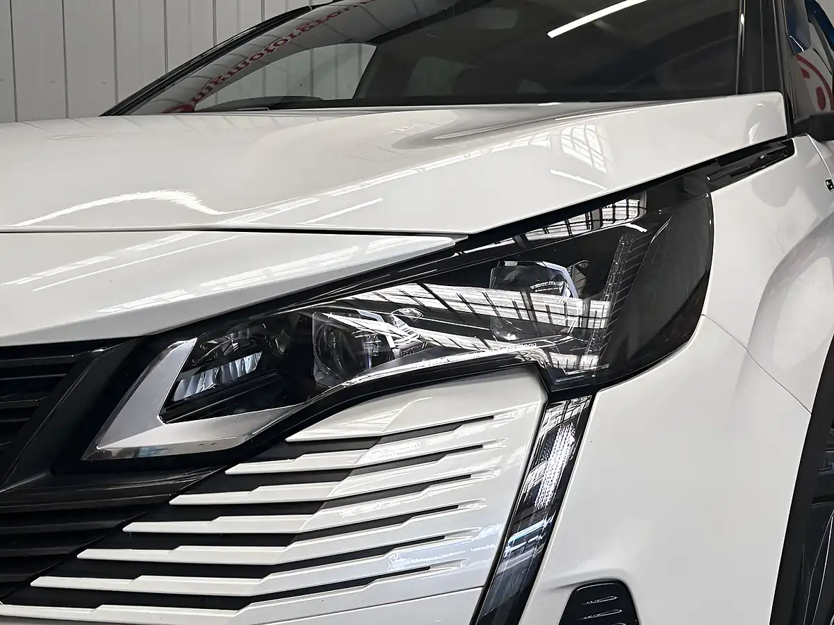 Used 2022 Peugeot 5008 GT Premium White - Interior and Exterior details 17