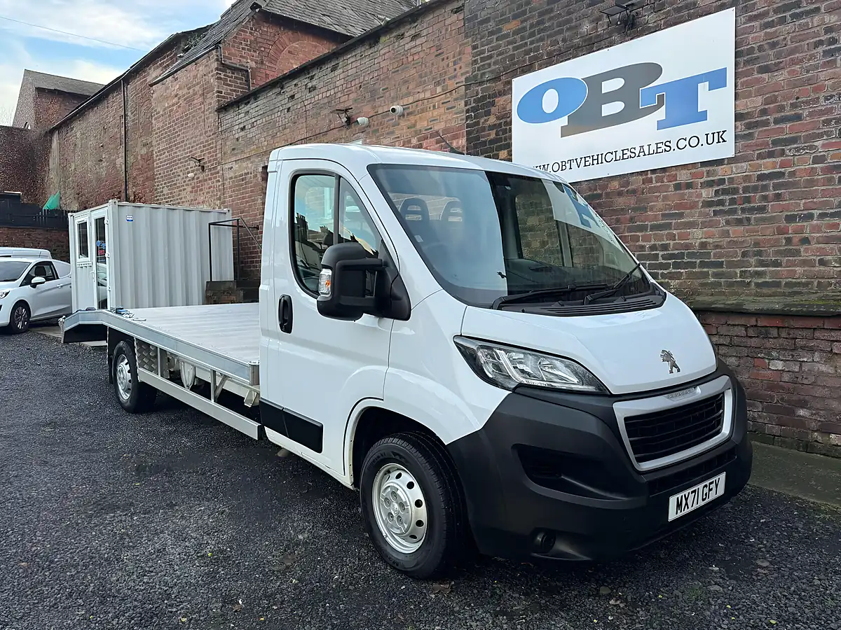 Used 2022 Peugeot Boxer 335 L3 White - Front View
