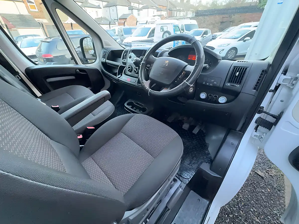 Used 2022 Peugeot Boxer 335 L3 White - Interior and Exterior details 14