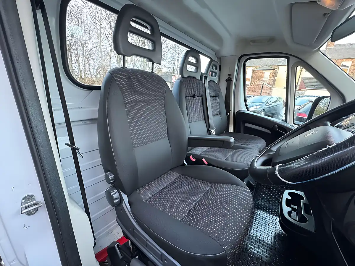Used 2022 Peugeot Boxer 335 L3 White - Interior and Exterior details 15