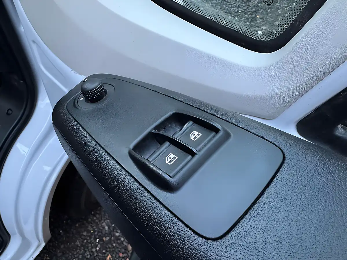 Used 2022 Peugeot Boxer 335 L3 White - Interior and Exterior details 16