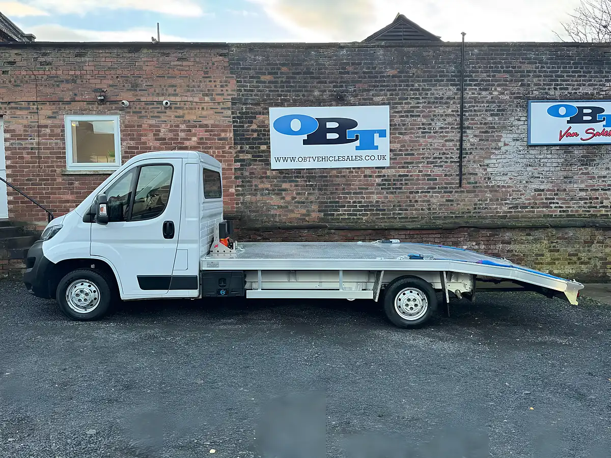 Used 2022 Peugeot Boxer 335 L3 White - Interior and Exterior details 8