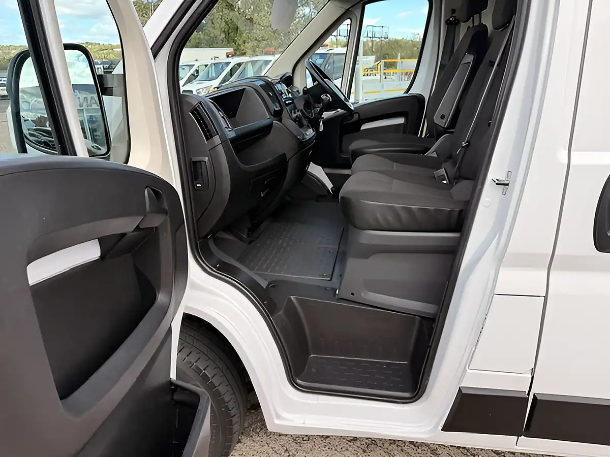 Used 2022 Peugeot Boxer 335 Professional L3 H2 Lwb White - Interior and Exterior details 11