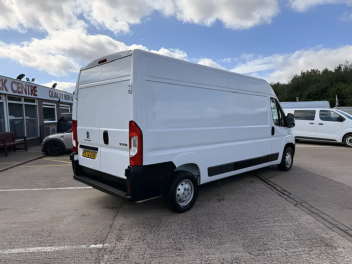 Used 2022 Peugeot Boxer 335 Professional L3 H2 Lwb White - Interior and Exterior details 3
