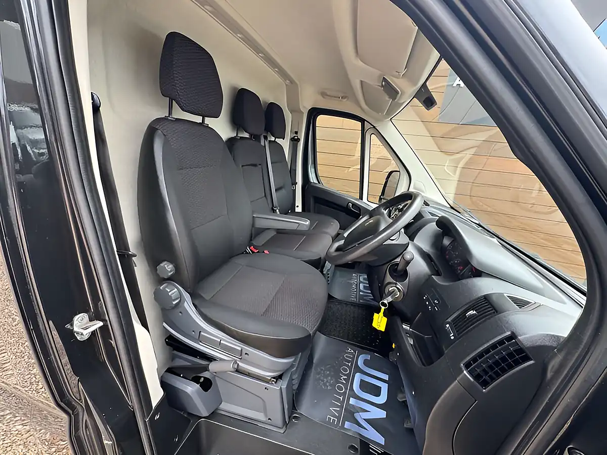 Used 2022 Peugeot Boxer 335 Professional L3H2 Grey - Interior and Exterior details 15