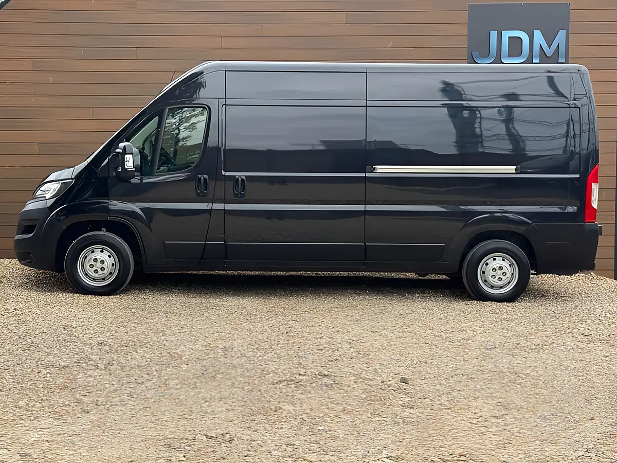 Used 2022 Peugeot Boxer 335 Professional L3H2 Grey - Interior and Exterior details 7