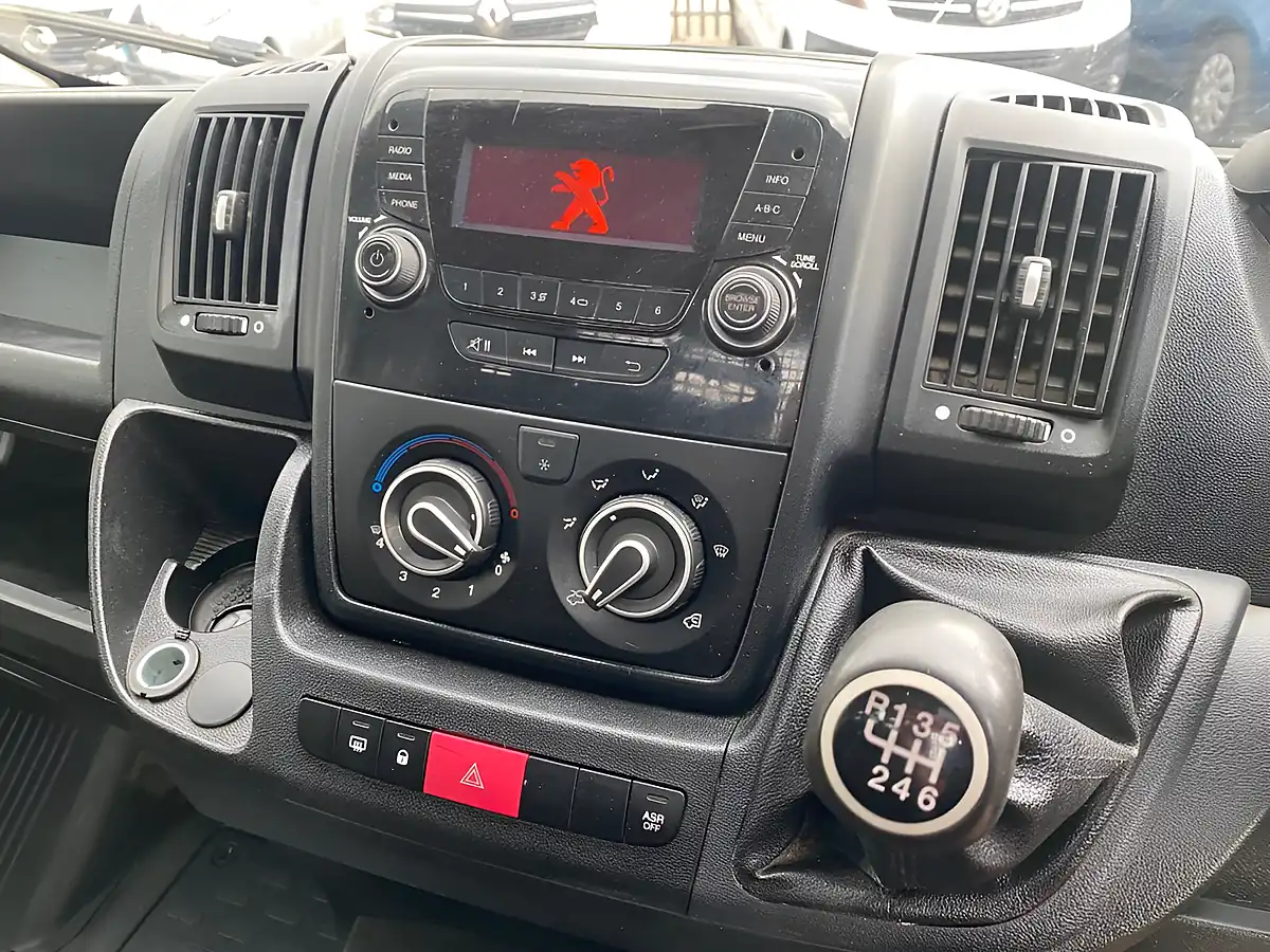 Used 2022 Peugeot Boxer Built for Business Alloy Tipper L2 White - Interior and Exterior details 16