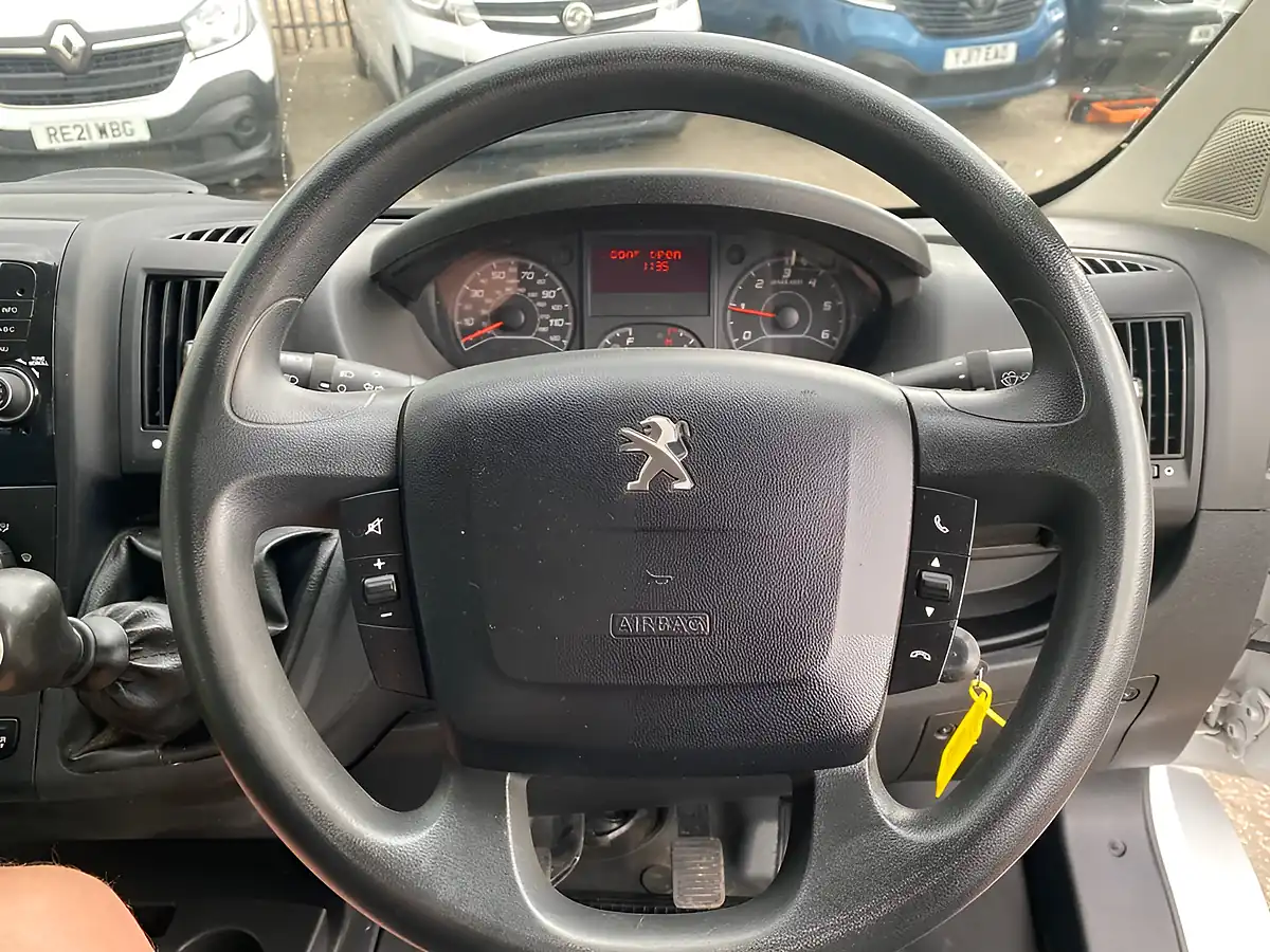 Used 2022 Peugeot Boxer Built for Business Alloy Tipper L2 White - Interior and Exterior details 18