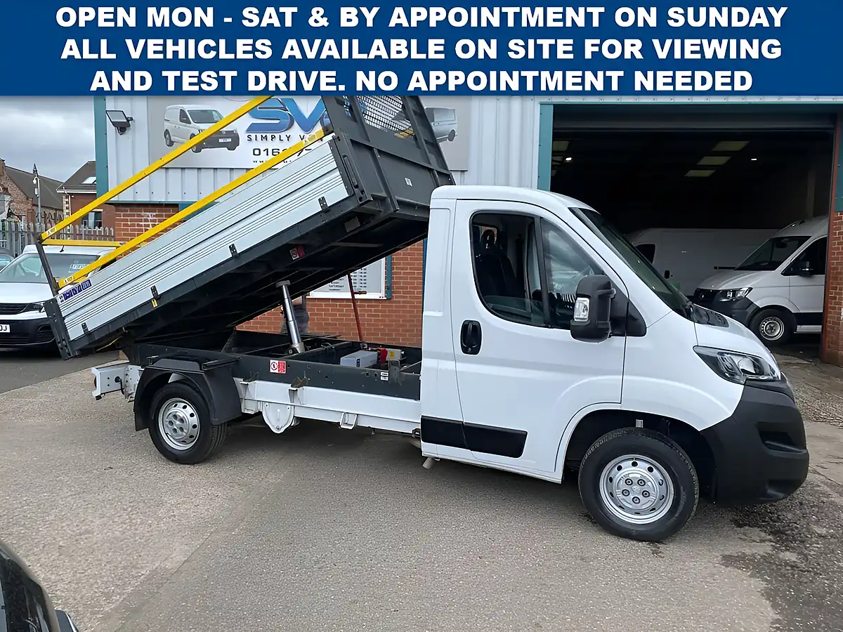 Used 2022 Peugeot Boxer Built for Business Alloy Tipper L2 White - Interior and Exterior details 8