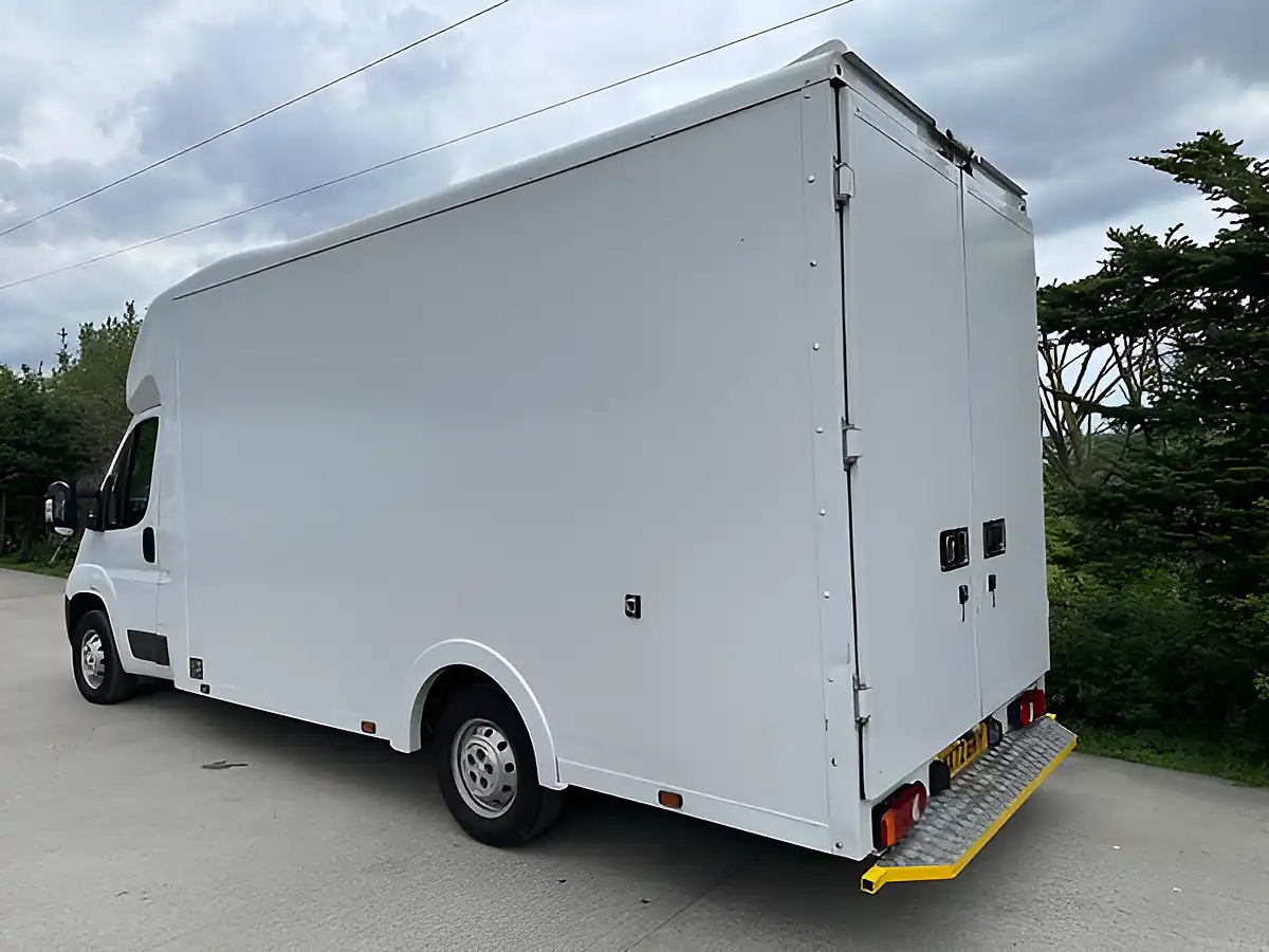 Used 2022 Peugeot Boxer Maxi Low Loader Box Van 4.2m White - Interior and Exterior details 8
