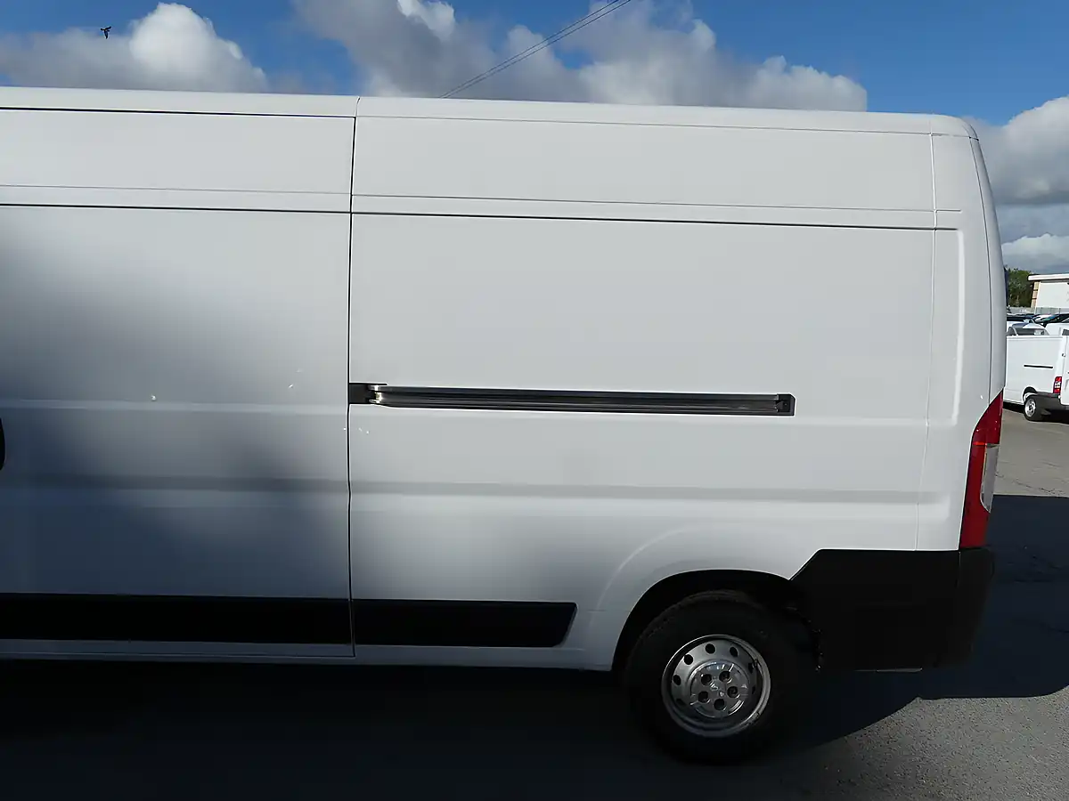 Used 2022 Peugeot Boxer Professional L3H2 Lwb Ice White - Interior and Exterior details 12